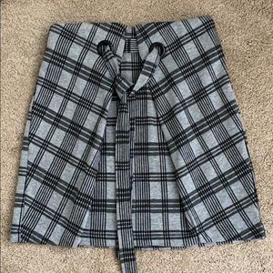 Mini high waisted grey and black plaid skirt
